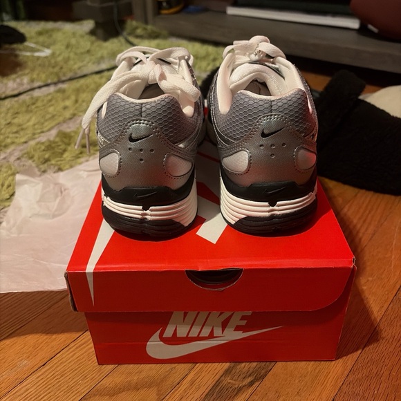 Nike P-6000 Metallic Silver Shoes - Picture 2 of 6